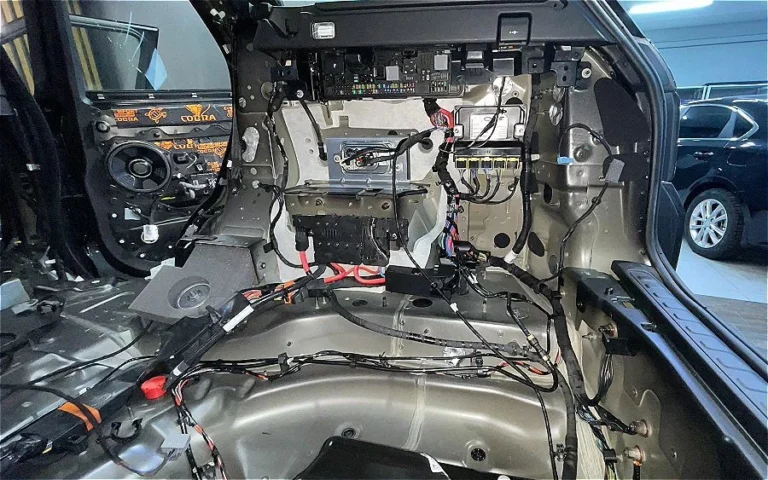 Шумоизоляция багажника Range Rover Sport-1